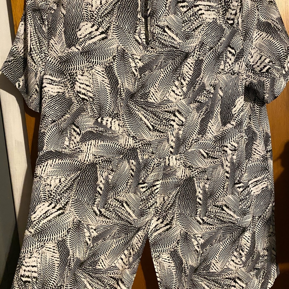 Attention - Black and white shirt